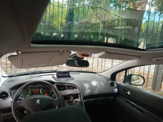 Peugeot 5008 2012