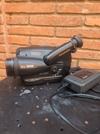 Videocámara Panasonic 8x Wide