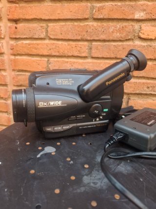 Videocámara Panasonic 8x Wide