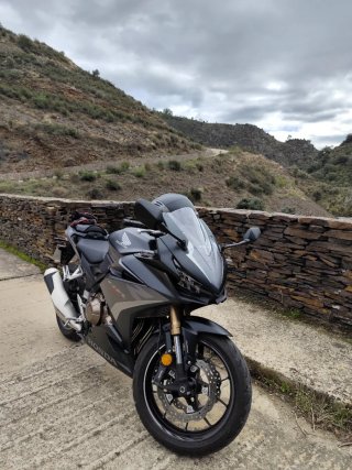 Honda CBR500R 2024 - 8000 km