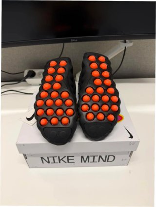 Nike Mind 002 Negro Hyper Crimson EU 36