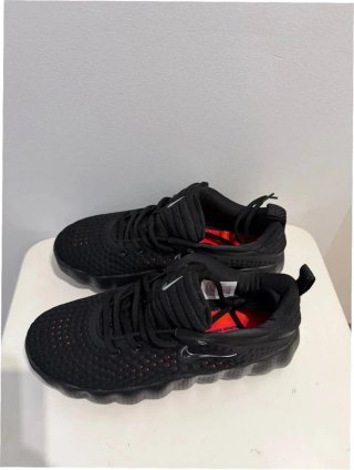 Nike Mind 002 Negro Hyper Crimson EU 38