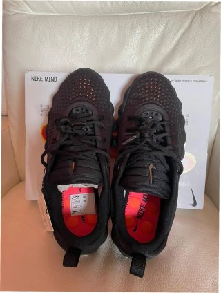 Nike Mind 002 Negro Hyper Crimson EU 45