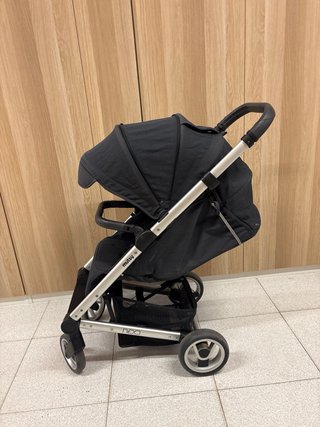 Silla de paseo Mutsy Neo Negra