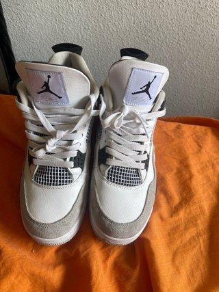 Zapatillas Jordan Grises y Blancas