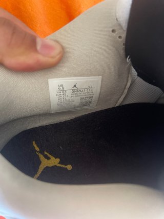 Zapatillas Jordan Grises y Blancas