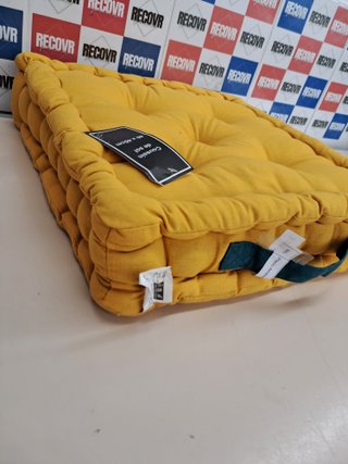 Cojín suelo 40x40 amarillo mostaza asa Atout Ciel