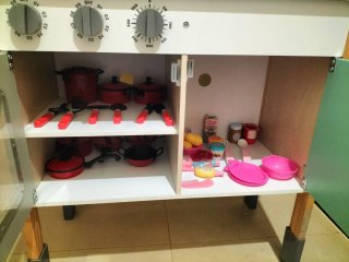 Cocinita de juguete de madera