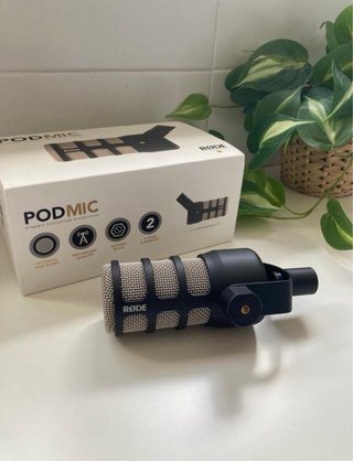 Micrófono Rode Podmic (casi nuevo + caja original)