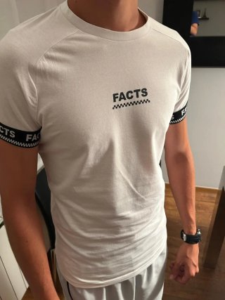 Camiseta Bershka Facts Blanca