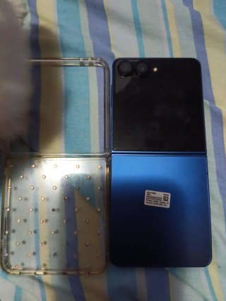 Samsung Galaxy Z Flip 7