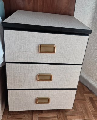 Dormitorio completo - armario, mesilla y cómoda
