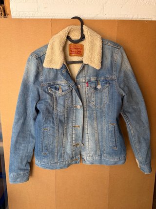 Cazadora Levi's vaquera con borreguito Talla XS