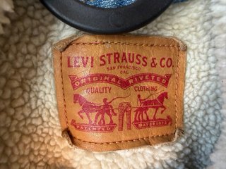 Cazadora Levi's vaquera con borreguito Talla XS