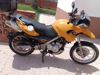 BMW F650GS Adventure Amarilla y negra