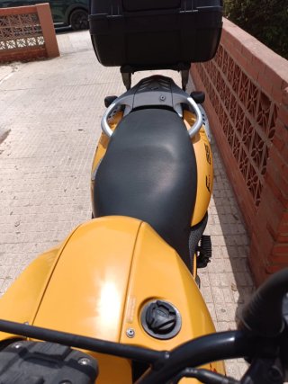 BMW F650GS Adventure Amarilla y negra