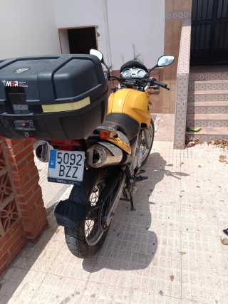 BMW F650GS Adventure Amarilla y negra