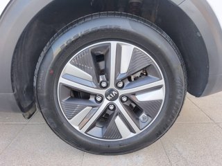 Kia Niro 1.6 GDi HEV 104kW (141CV) Drive