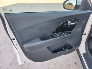 Kia Niro 1.6 GDi HEV 104kW (141CV) Drive