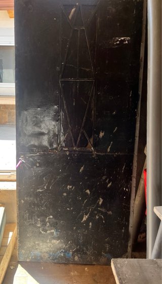 Puerta de hierro con cerradura nueva