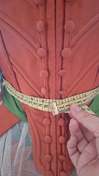 Traje de Fallera + 2 corpiños y zapatos