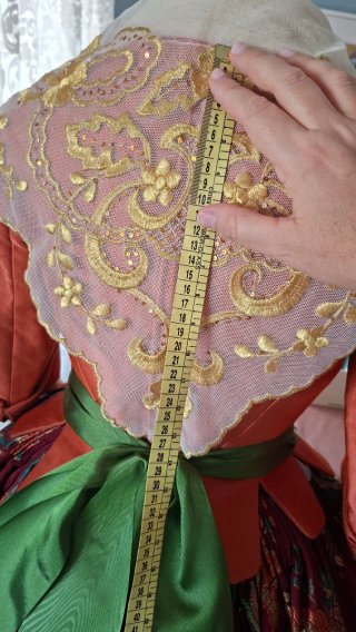 Traje de Fallera + 2 corpiños y zapatos