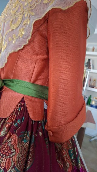 Traje de Fallera + 2 corpiños y zapatos