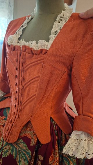 Traje de Fallera + 2 corpiños y zapatos
