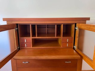 Mueble escritorio con cajones