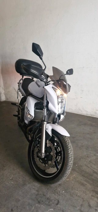 Kawasaki ER6n Blanca