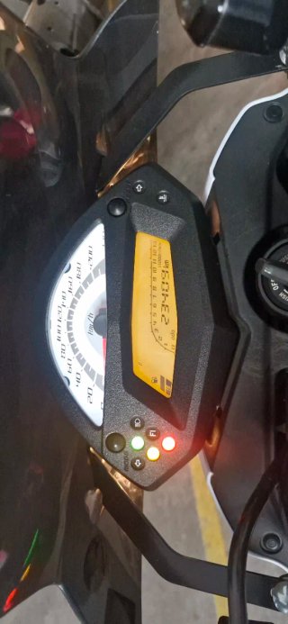 Kawasaki ER6n Blanca