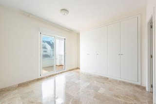 Casa adosada en venta en La Dama de Noche-La Alzambra en Marbella