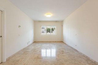 Casa adosada en venta en La Dama de Noche-La Alzambra en Marbella
