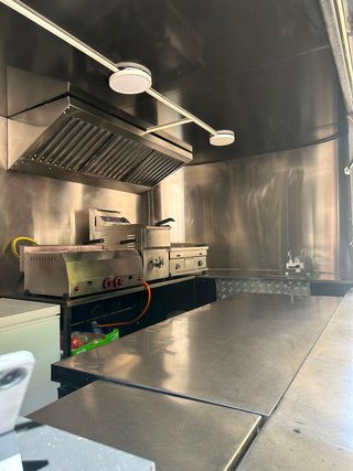 Foodtruck tipo remolque totalmente equipado