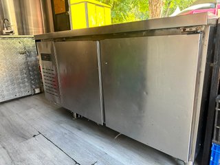 Foodtruck tipo remolque totalmente equipado