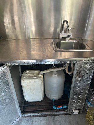 Foodtruck tipo remolque totalmente equipado