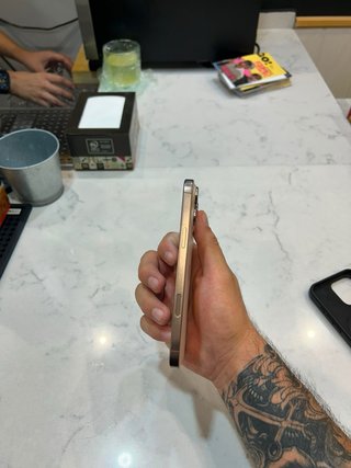 iPhone 16 Pro Max 256GB - salud de batería 93%