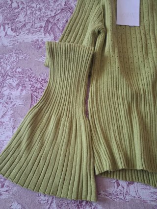 Jersey Zara verde acanalado manga acampanada