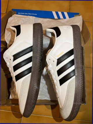Adidas Samba Talla 41 Blancas y Negras