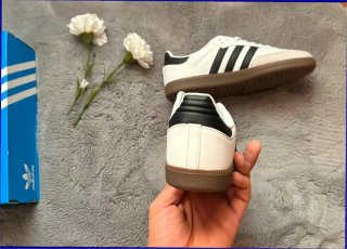 Adidas Samba Talla 38 Blancas y Negras