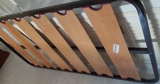 Estructura de cama 90x190 con somier y colchón