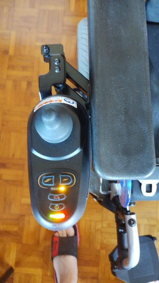 Silla de ruedas eléctrica Ayudas Dinámicas R200