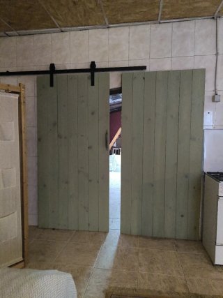 Puerta corredera de madera