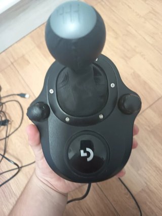 Volante y Pedales y cambio de marcha  Logitech