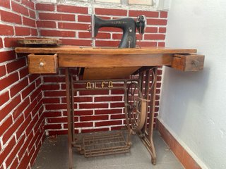 Máquina de coser Esta en Burgos