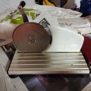 Máquina antigua para fiambre Bernar