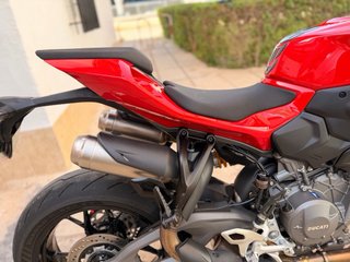 Ducati Streetfighter V2 S Roja