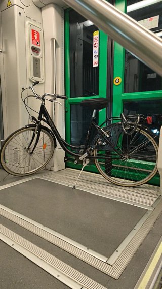 Bicicleta de paseo negra