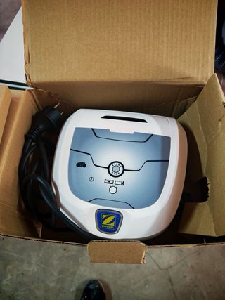 Robot Limpiafondos Piscina Azul y Gris