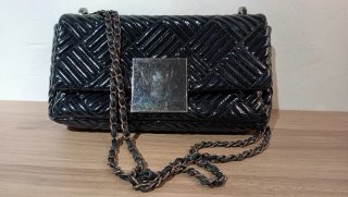 Bolso Purificación García charol negro